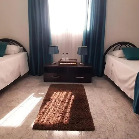 St Julian's Twin In A Private House Δωμάτια σε οικογενειακή κατοικία *