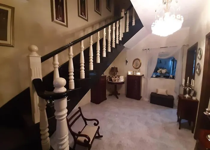 St Julian's Twin In A Private House *