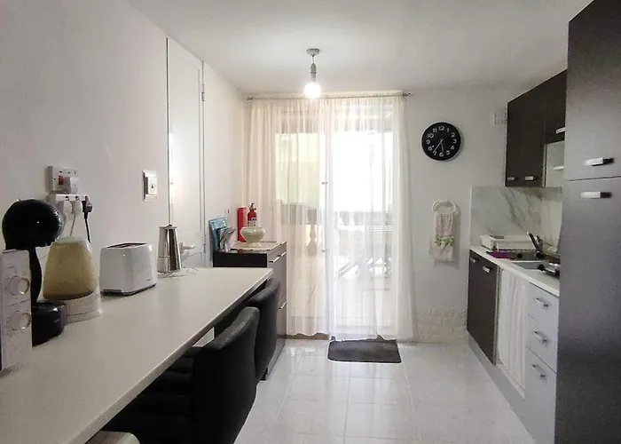 Δωμάτια σε οικογενειακή κατοικία St Julian's Twin In A Private House