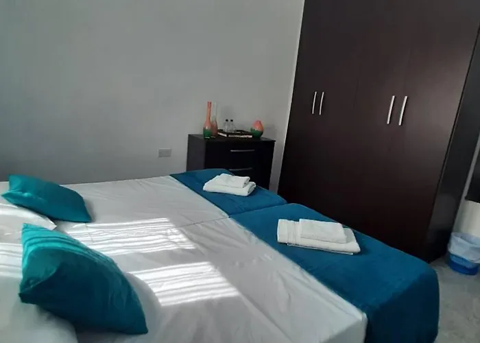 St Julian's Twin In A Private House *